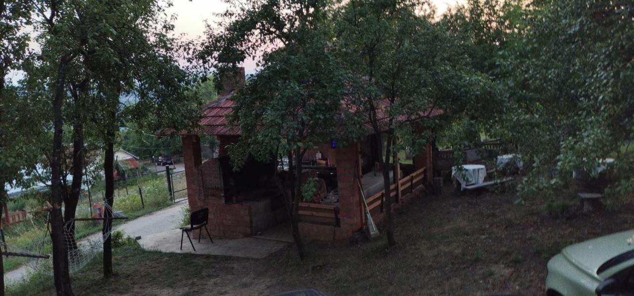Bungalovi api-centar Gornji Milanovac Bagian luar foto